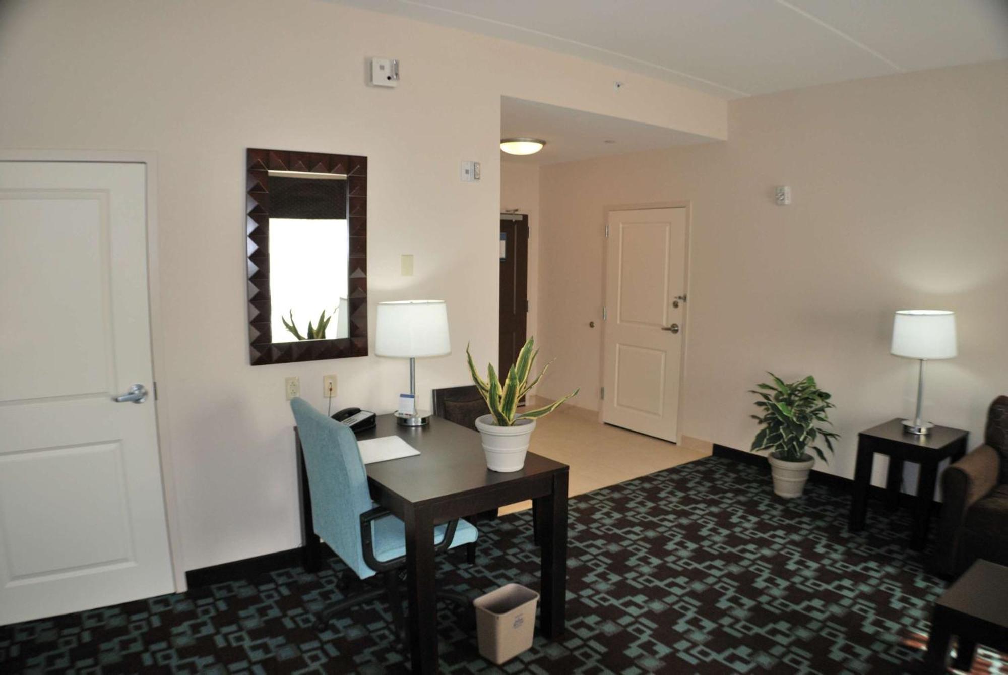 Hampton Inn & Suites Nashville At Opryland Экстерьер фото