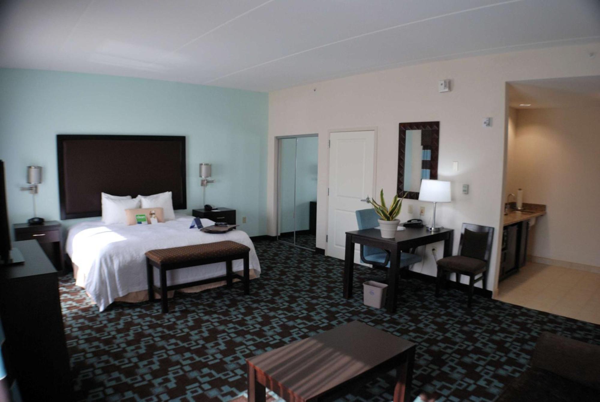 Hampton Inn & Suites Nashville At Opryland Номер фото