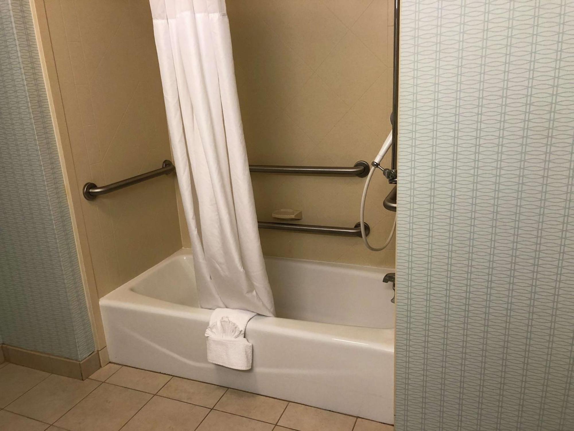 Hampton Inn & Suites Nashville At Opryland Экстерьер фото