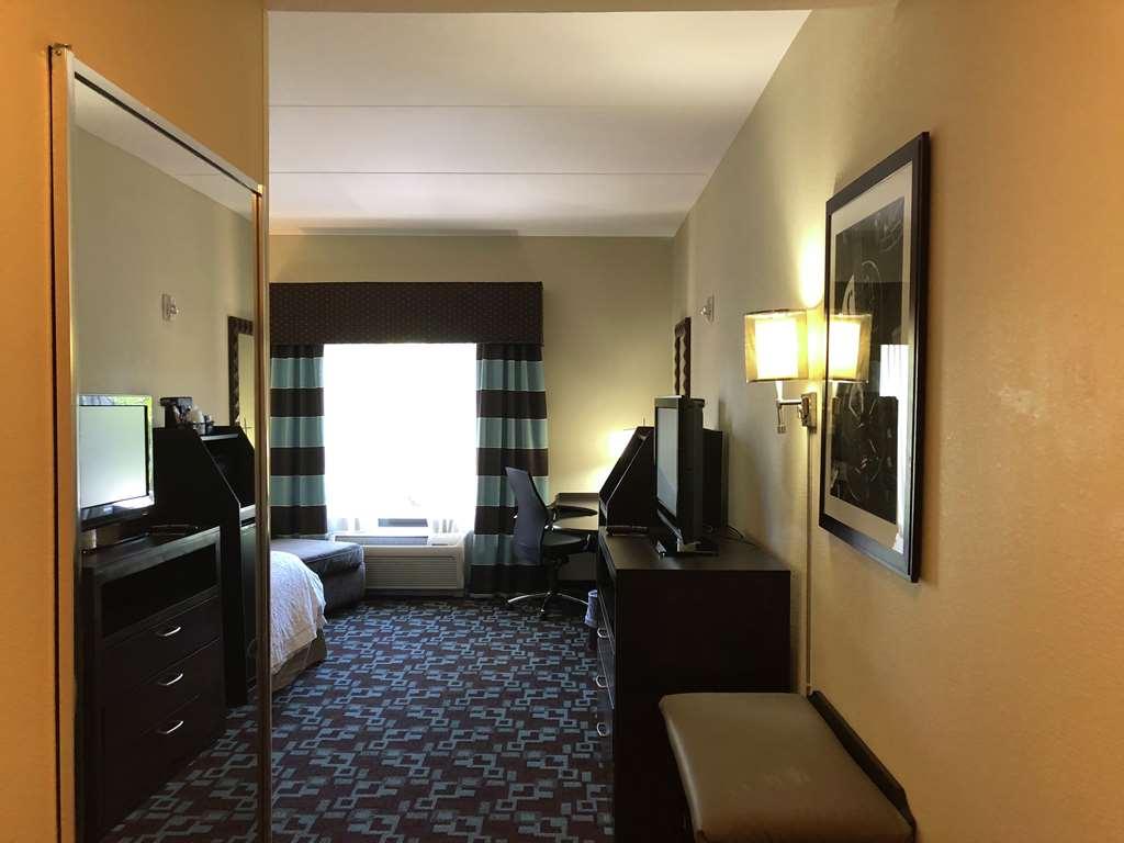 Hampton Inn & Suites Nashville At Opryland Номер фото