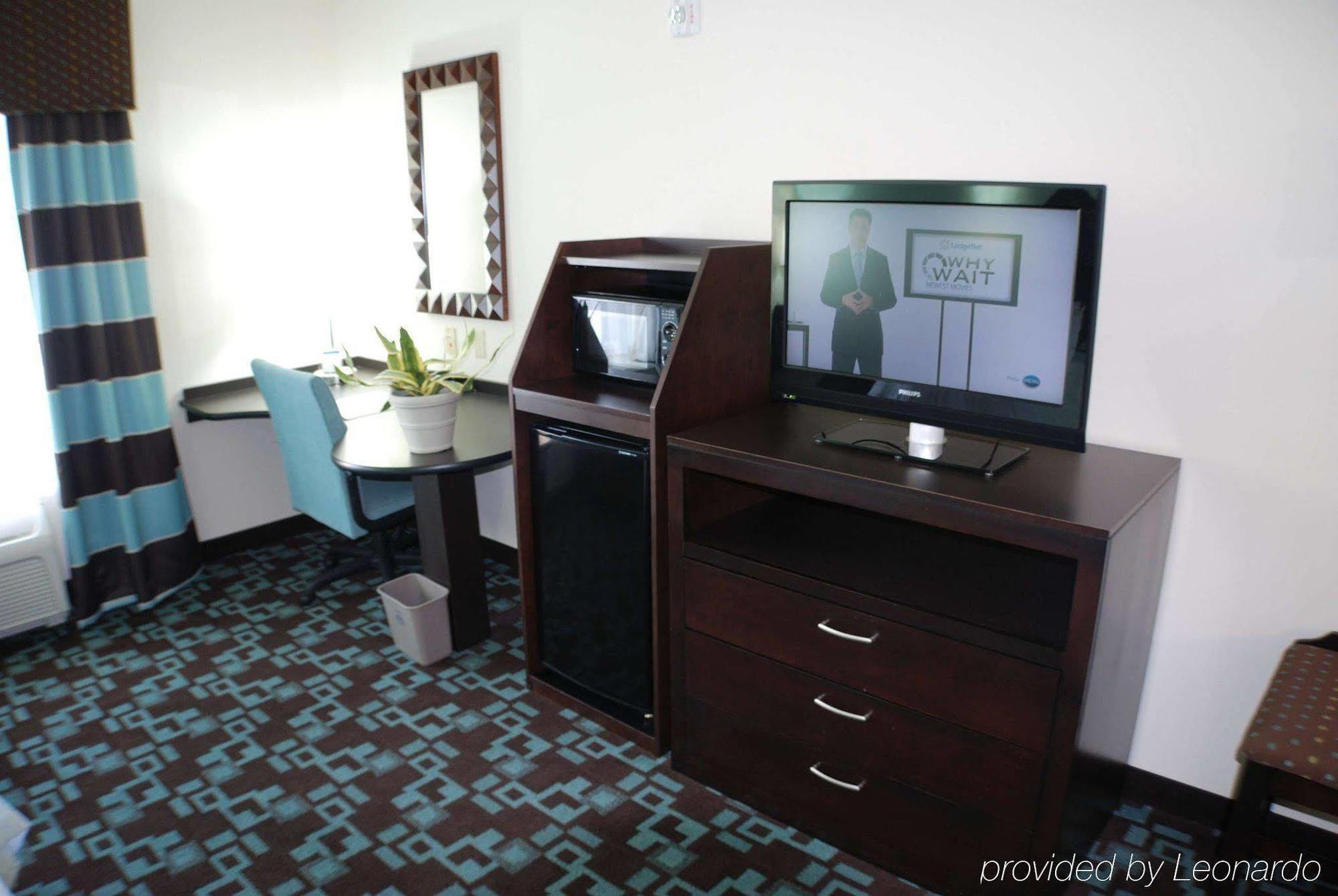 Hampton Inn & Suites Nashville At Opryland Номер фото